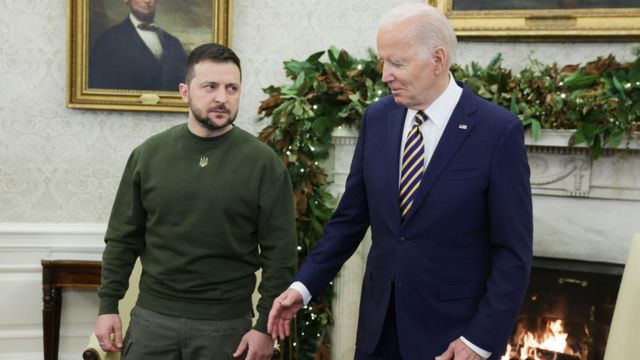 Ukrainian President Viktor Yanukovych arrived in the United States to present the Medal of Appreciation to the President of the United States.   