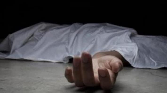 پیاوێک ژنەکەی دەکوژێت   